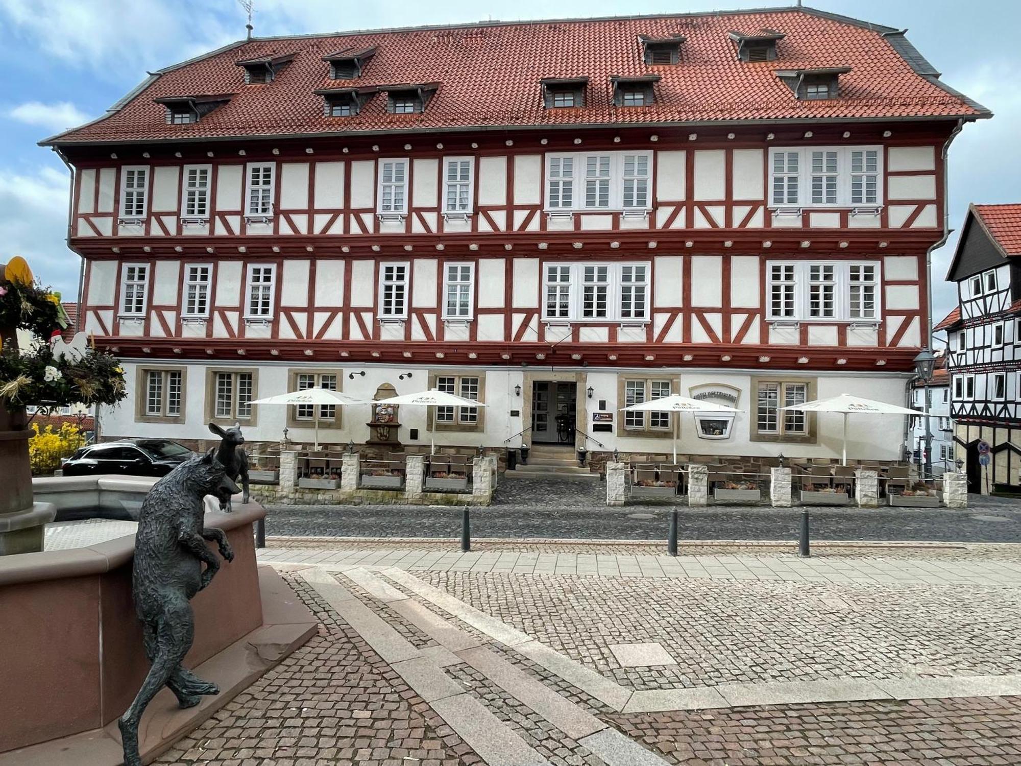 Altes Rathaus Hotel-Restaurant-Cafe Wolfhagen Exterior photo