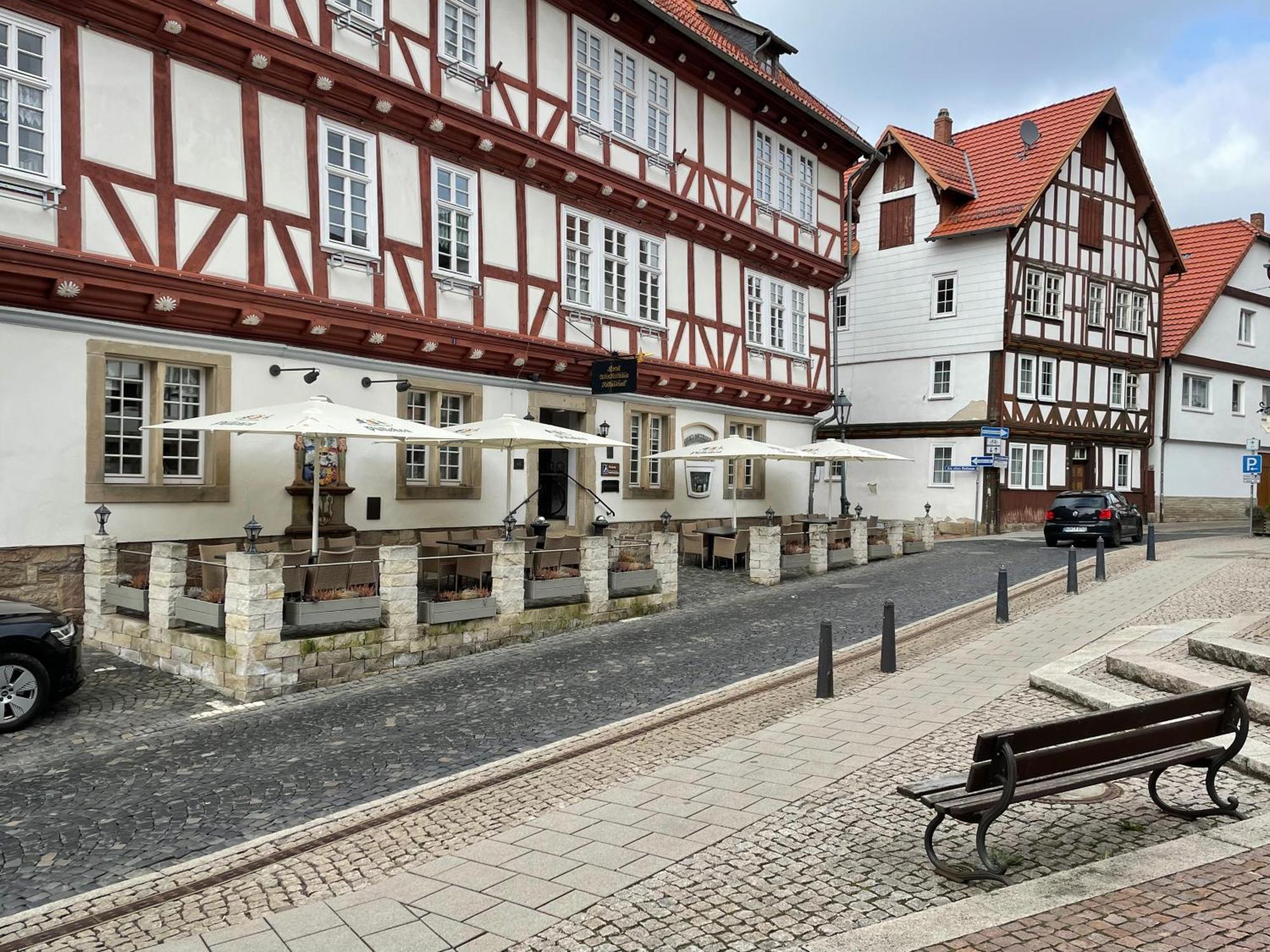 Altes Rathaus Hotel-Restaurant-Cafe Wolfhagen Exterior photo