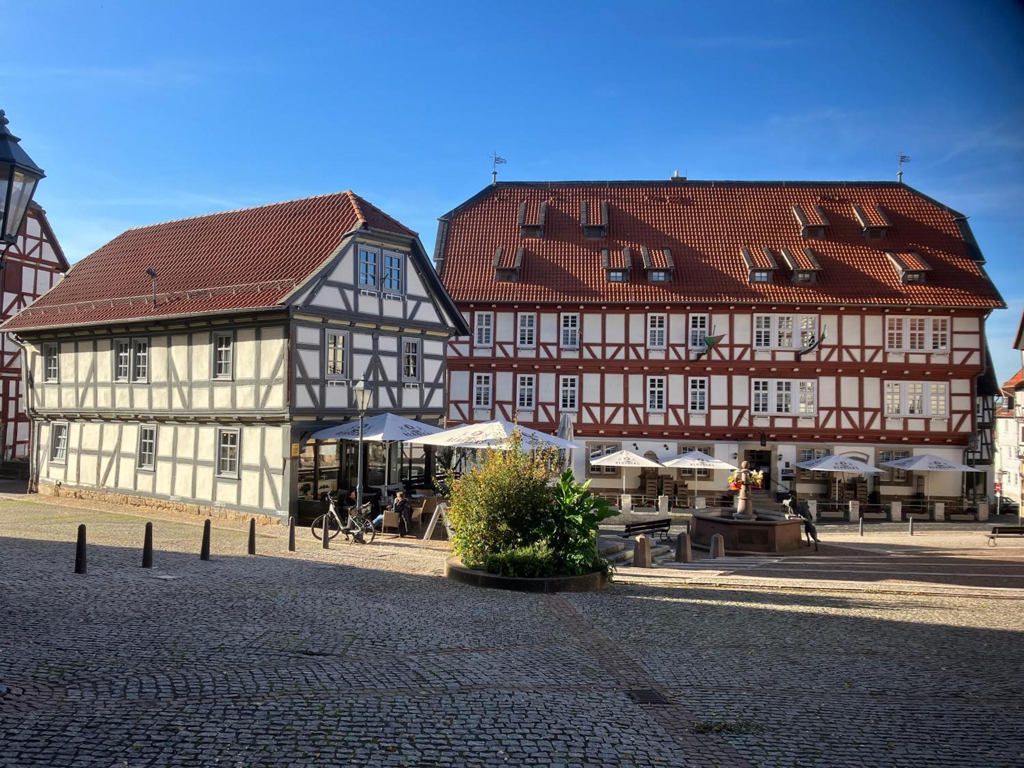 Altes Rathaus Hotel-Restaurant-Cafe Wolfhagen Exterior photo